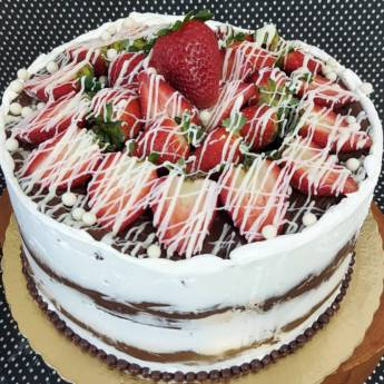 Comprar o produto de Bolo de Chocolate e Morango  em Doces em Jundiaí, SP por Solutudo