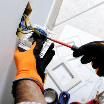 Comprar o produto de Elétrica Predial  em Eletricistas em Mineiros, GO por Solutudo