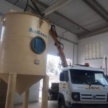 Comprar o produto de Transporte de equipamentos em Guinchos em Feira de Santana, BA por Solutudo