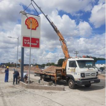 Comprar o produto de Colocação de Outdoor e Placas em Fabricação e Instalação de Postes em Feira de Santana, BA por Solutudo