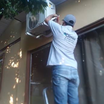 Comprar o produto de Manutenção de Ar-Condicionado em Reparação e Manutenção  em Carazinho, RS por Solutudo