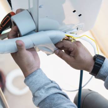 Comprar o produto de Manutenção Corretiva em Ar-Condicionado em Belo Horizonte/MG – Soluções Rápidas e Eficientes em Refrigeração - Assistência Técnica pela empresa ACM Ar Condicionado e Refrigeração em Belo Horizonte, MG por Solutudo