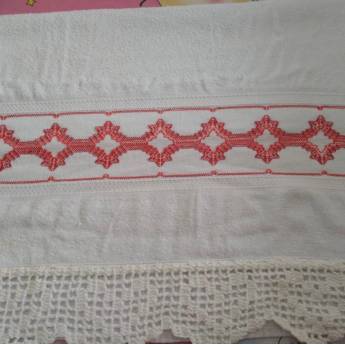 Comprar o produto de Toalha bordada e com borda de crochê em Artesanato em Jundiaí, SP por Solutudo