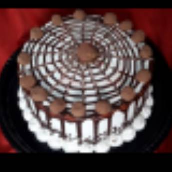 Comprar o produto de Trufado Bicolor em Bolos confeitados em São Caetano do Sul, SP por Solutudo