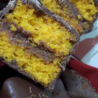 Comprar o produto de Bombom de bolo de cenoura recheado em Doces para festas em São Caetano do Sul, SP por Solutudo
