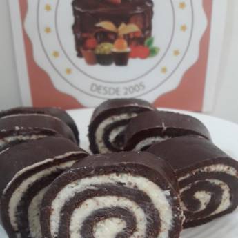 Comprar o produto de Mini rocambole de prestigio em Doces para festas em São Caetano do Sul, SP por Solutudo