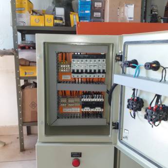 Comprar o produto de Quadro de Comando para Bomba de Incêndio - Segurança e Eficiência em Brasília em Materiais Elétricos em Brasília, DF por Solutudo