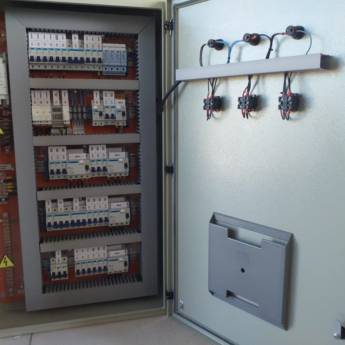 Comprar o produto de Quadro de Distribuição de Carga para Loja - Eficiência e Organização em Brasília em Materiais Elétricos em Brasília, DF por Solutudo