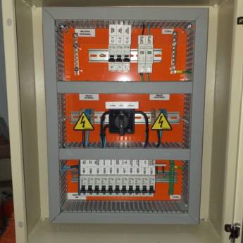 Comprar o produto de Quadro para Nobreak - Proteção e Continuidade em Brasília em Materiais Elétricos em Brasília, DF por Solutudo