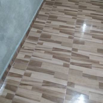 Comprar o produto de Instalação de piso em Construtores - Pedreiros em Bofete, SP por Solutudo