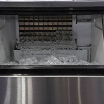 Comprar o produto de Instalação em Máquina de Gelo  em Máquinas de Gelo em Itajaí, SC por Solutudo