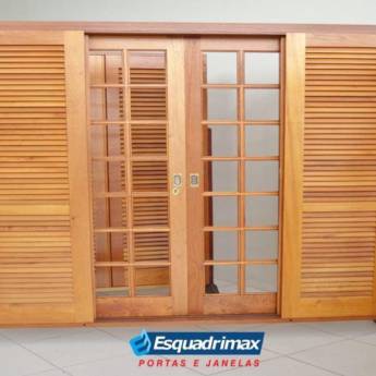 Comprar o produto de Portas e Janelas em madeira em Esquadrias pela empresa Esquadrimax em Botucatu, SP por Solutudo