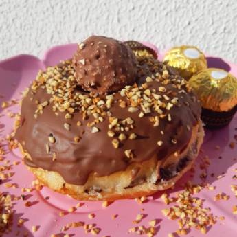 Comprar o produto de Donuts de Ferrero Rocher em Bauru em Donuts em Bauru, SP por Solutudo