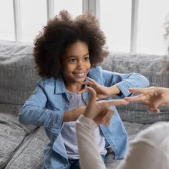 Comprar o produto de Curso avançado de libras  em Cursos em Guarujá, SP por Solutudo