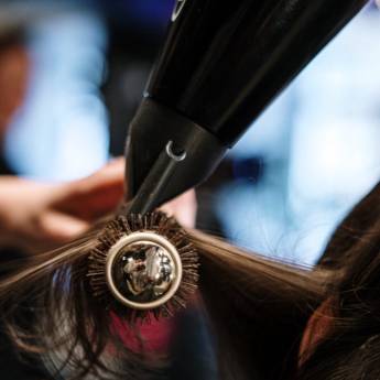 Comprar o produto de Manutenção em Secadores de Cabelo – Praticidade e Confiabilidade para Seus Cabelos – Belo Horizonte/MG em Reparação e Manutenção  em Belo Horizonte, MG por Solutudo