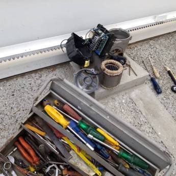 Comprar o produto de Manutenção de motores de portões em Motor para Portão Eletrônico em Currais Novos, RN por Solutudo