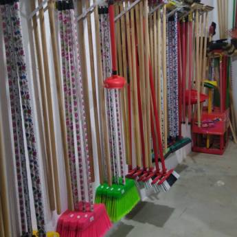 Comprar o produto de Vassoura em Vassouras em Rio Bonito, RJ por Solutudo