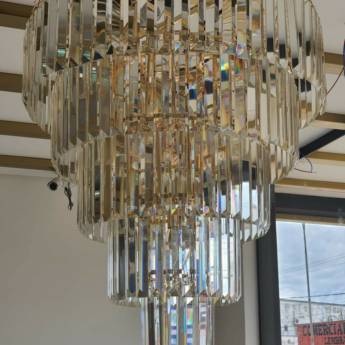 Comprar o produto de Lustre  em Segurança e Monitoramento em Espigão do Oeste, RO por Solutudo