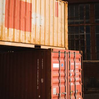 Comprar o produto de  Reforma de container em Reformas em Marília, SP por Solutudo