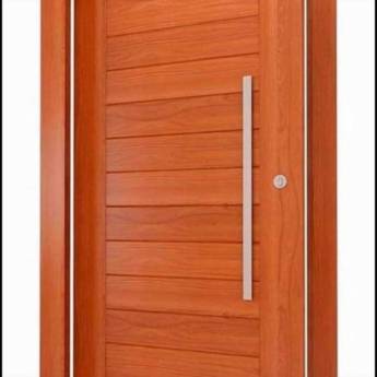 Comprar o produto de  Porta de madeira em Portas e Janelas em Bayeux, PB por Solutudo