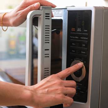 Comprar o produto de Conserto de microondas em Microondas em Marília, SP por Solutudo