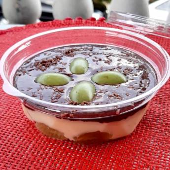 Comprar o produto de Bombom de uva no pote em Doces e Sobremesas em Jundiaí, SP por Solutudo