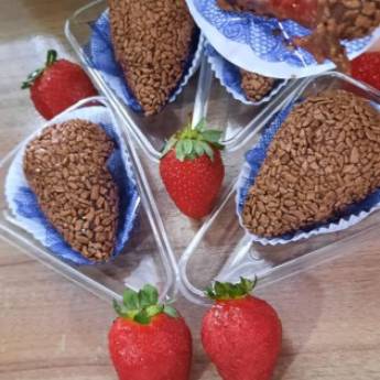 Comprar o produto de Coxinha de morango em Doces e Sobremesas em Jundiaí, SP por Solutudo