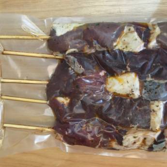 Comprar o produto de Espetinho Bovino de Carne Angus em Açougues em Mineiros, GO por Solutudo