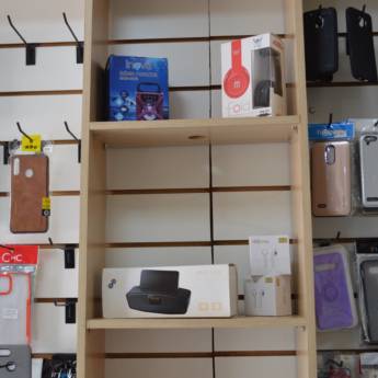 Comprar o produto de Caixinha de som  e fone de ouvido em Outros Eletrônicos em Mineiros, GO por Solutudo