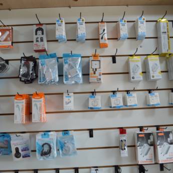 Comprar o produto de Fones de ouvido e carregadores em Acessórios para Celulares em Mineiros, GO por Solutudo