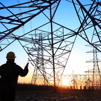 Comprar o produto de Construção de rede elétrica em Energia Elétrica em Goiânia, GO por Solutudo