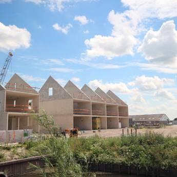 Comprar o produto de Construção residencial em Construção em São Francisco de Itabapoana, RJ por Solutudo