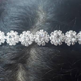 Comprar o produto de Tiara Prateada Fina em Acessórios para Noiva em Bauru, SP por Solutudo