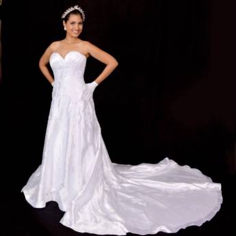 Comprar o produto de Vestido de Noiva modelo tomara que caia em Bauru em Noivas em Bauru, SP por Solutudo