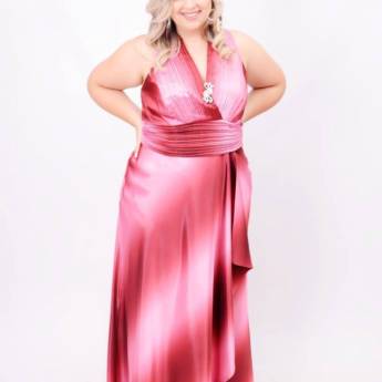 Comprar o produto de Vestido Degradê Rosa Plus Size em Bauru em Moda Plus Size em Bauru, SP por Solutudo