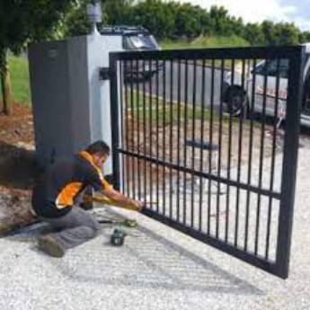 Comprar o produto de Reformas de portões em Serralherias - Estruturas em Joinville, SC por Solutudo