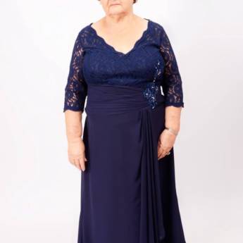 Comprar o produto de Vestido azul escuro rendado com manga comprida Plus Size em Bauru em Moda Plus Size em Bauru, SP por Solutudo