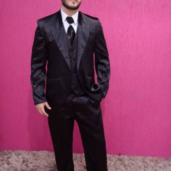 Comprar o produto de Terno preto brilhante em Bauru em Ternos em Bauru, SP por Solutudo