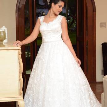 Comprar o produto de Vestido de Noiva modelo Império em Noivas em Bauru, SP por Solutudo