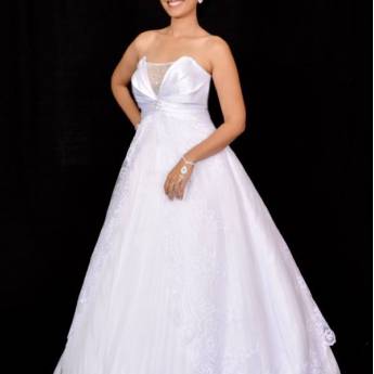 Comprar o produto de Vestido de noiva modelo de Ceda em Bauru em Noivas em Bauru, SP por Solutudo