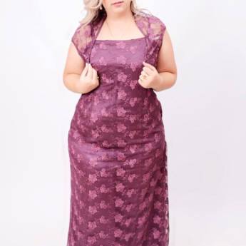 Comprar o produto de Vestido bordô rendado Plus Size em Bauru em Moda Plus Size em Bauru, SP por Solutudo