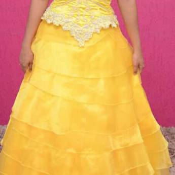 Comprar o produto de Vestido de Debutante Amarelo Longo em Vestidos de 15 Anos em Bauru, SP por Solutudo