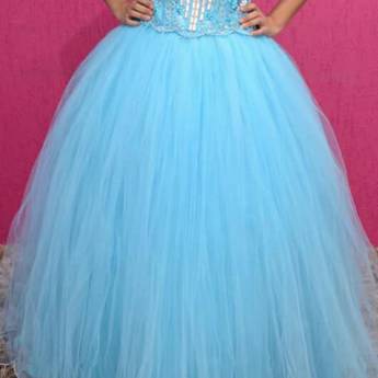 Comprar o produto de Vestido de Debutante Azul Claro Voal em Vestidos de 15 Anos em Bauru, SP por Solutudo
