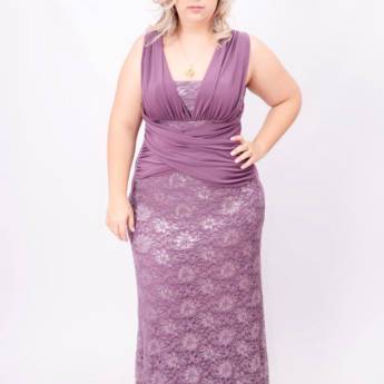 Comprar o produto de Vestido lilás com renda floral Plus Size em Bauru em Moda Plus Size em Bauru, SP por Solutudo