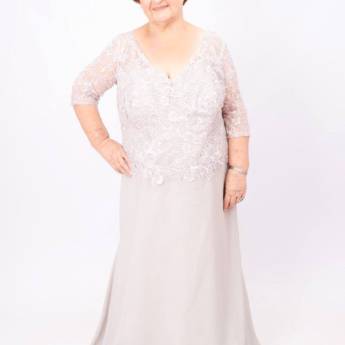 Comprar o produto de Vestido branco rendado com mangas Plus Size em Bauru em Moda Plus Size em Bauru, SP por Solutudo