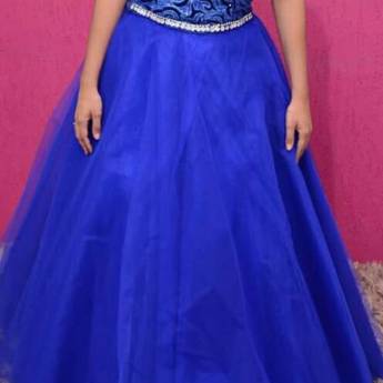 Comprar o produto de Vestido de Debutante Azul com e Sem Manga em Vestidos de 15 Anos em Bauru, SP por Solutudo