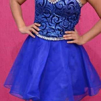 Comprar o produto de Vestido de Debutante Azul Escuro Curto com e sem Mangas em Vestidos de 15 Anos em Bauru, SP por Solutudo