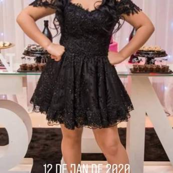 Comprar o produto de Vestido de Debutante Preto Curto Rendado em Vestidos de 15 Anos em Bauru, SP por Solutudo