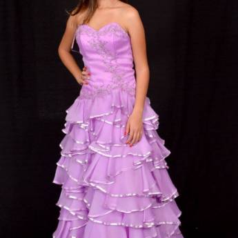 Comprar o produto de Vestido de Debutante Lilas Longo em Vestidos de 15 Anos em Bauru, SP por Solutudo