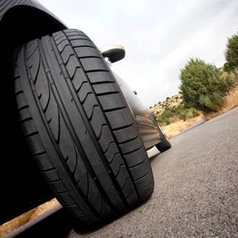 Comprar o produto de Pneus em Pneus em Jundiaí, SP por Solutudo